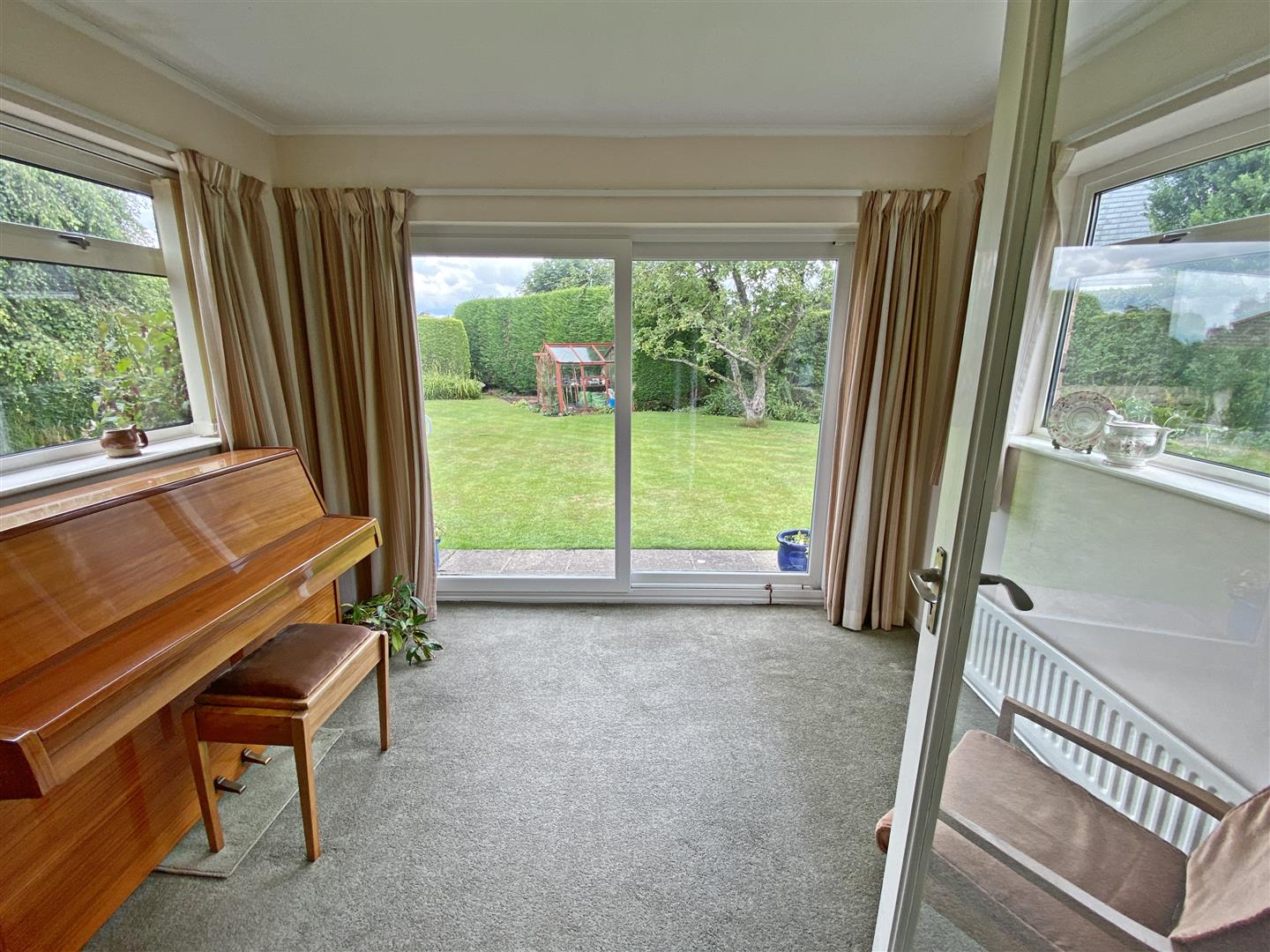 » Brooklands Grove, Menston, LS29 6PN